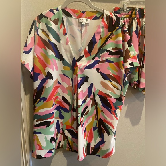 Crosby by Mollie Bunch Martha Tunic, Sunset Palms- Small top, Medium Shorts - Picture 4 of 7